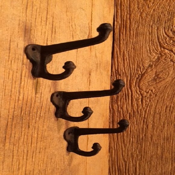 One (1) Cast Iron Rustic Double Acorn Wall Hooks 3" deep One (1) 0170-531705 R - Picture 12 of 16